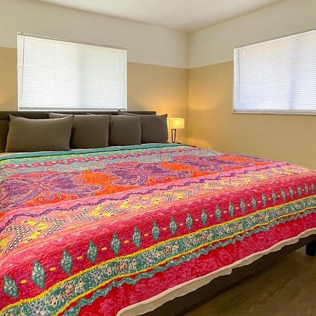Lazy Cuckoo Inn - Sleek And Stylish Studio Apartments Форт Майерс Бийч Екстериор снимка