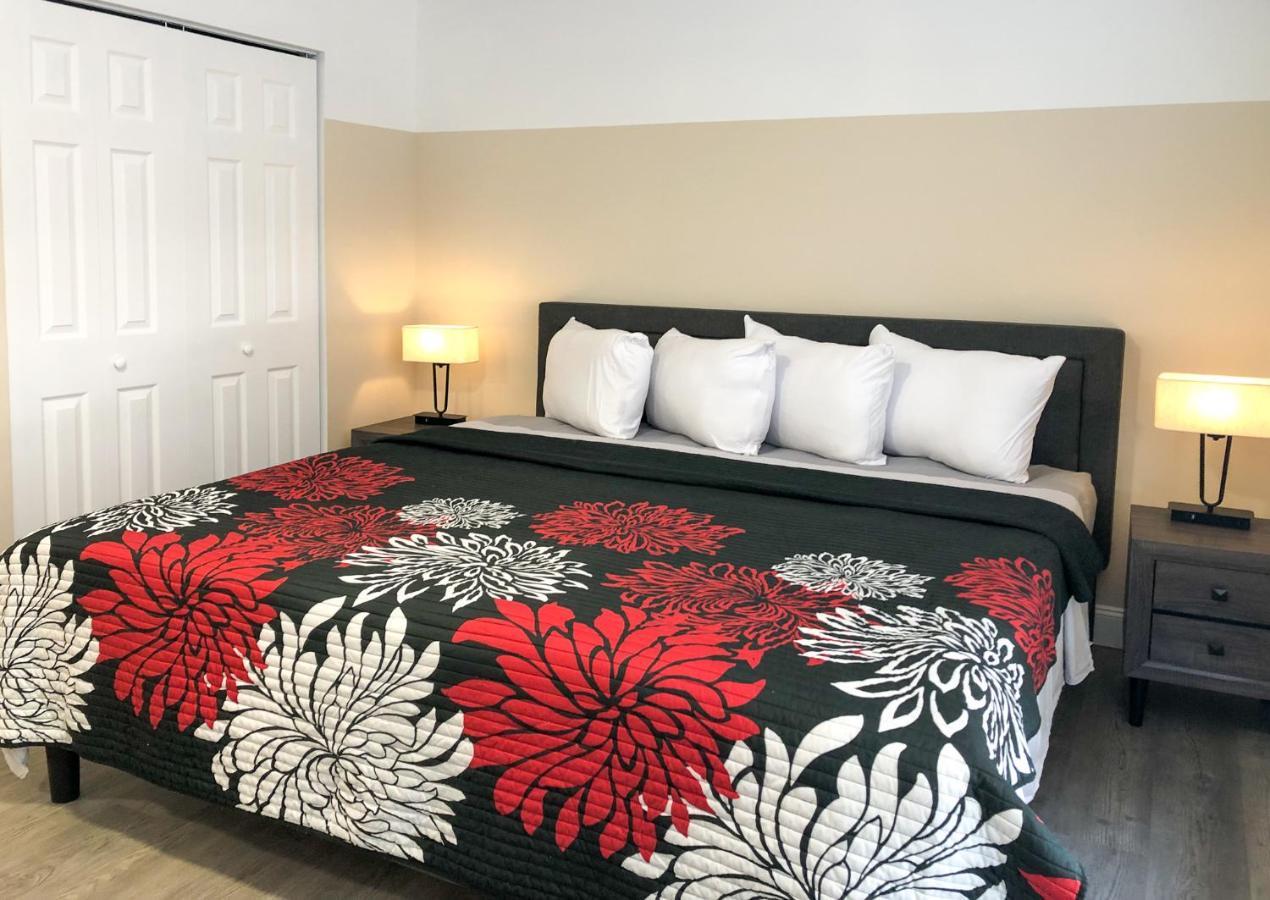 Lazy Cuckoo Inn - Sleek And Stylish Studio Apartments Форт Майерс Бийч Екстериор снимка